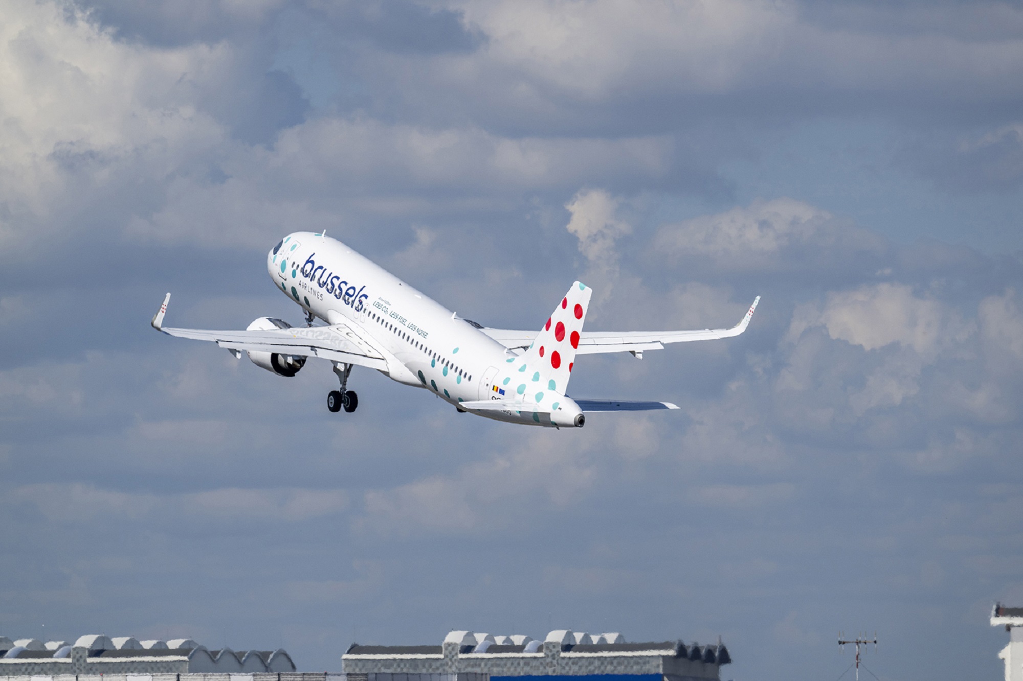 Brussels Airlines First Of Five New Airbus A320neos Arrives