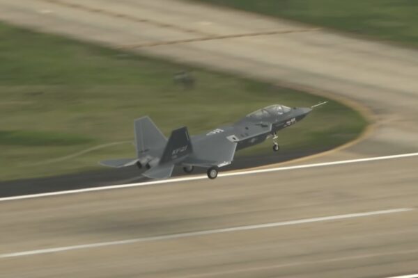 South Koreas Final KF 21 Prototype Completes First Flight Video