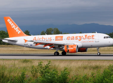 100th_easyjet_airbus-1.jpg