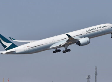 1200px-airbus_a350-1041_b-lxa_cathay_pacific1.jpg