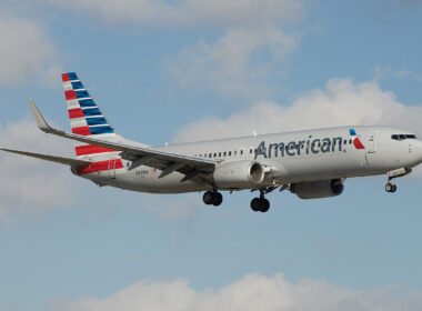 1200px-american_airlines_boeing_737-800_n831nn_15802198694.jpg