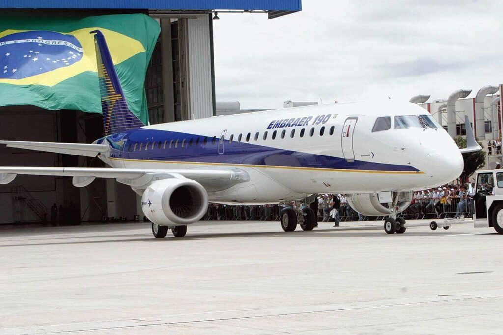 1200px-embraer_190_1-1.jpg