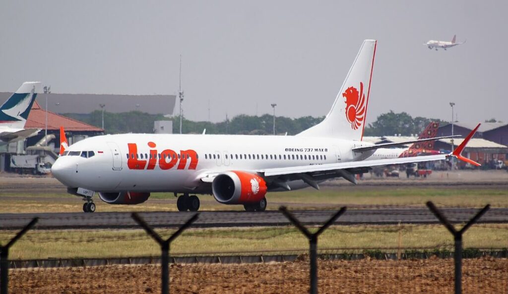 1200px-lion_air_boeing_737-max8_@cgk_2018_31333957778.jpg