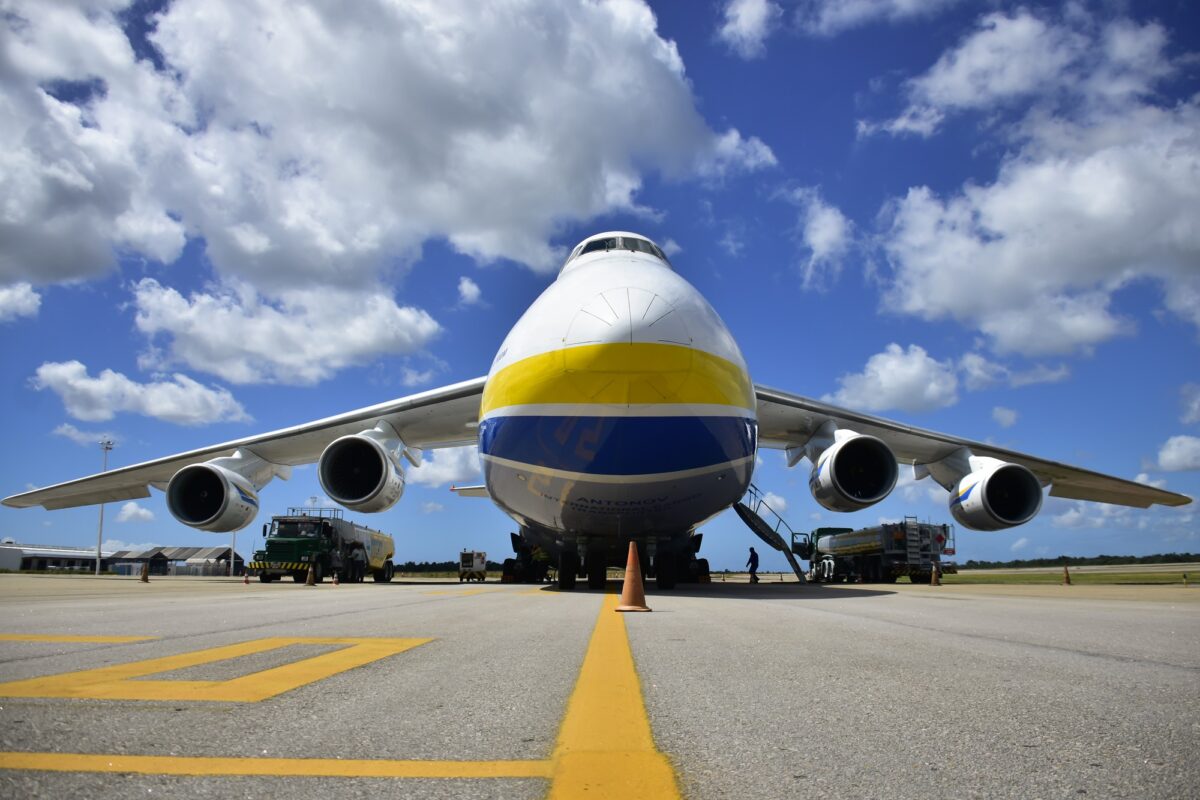 Antonov An-124 freighter