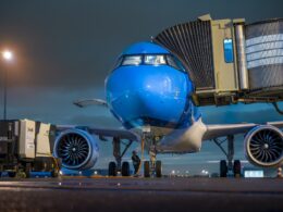 KLM Airbus A321 loading