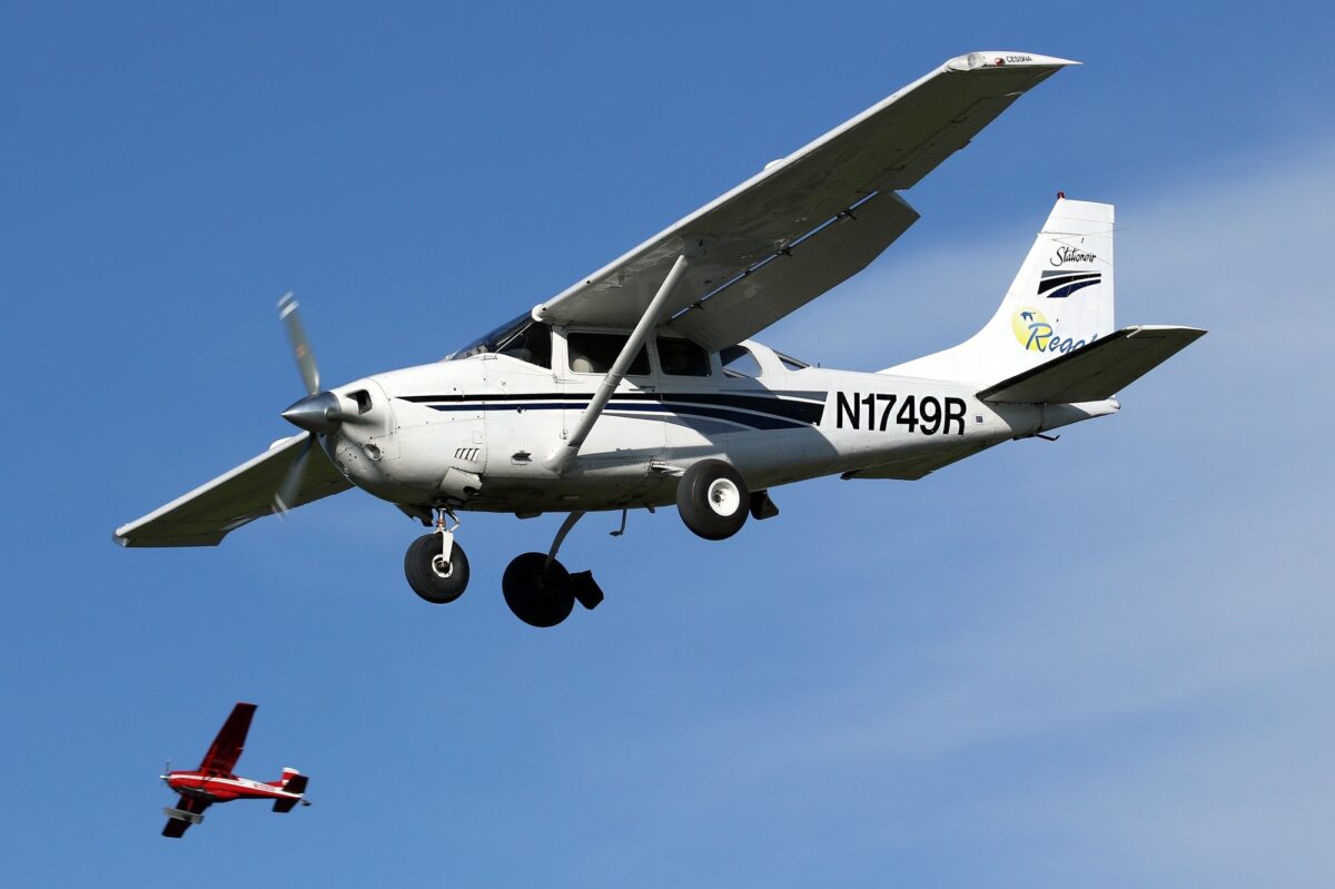 Cessna 206 aircraft