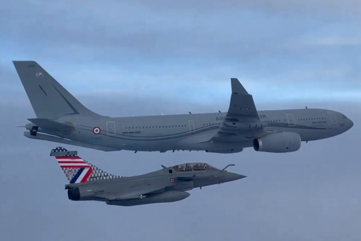 A Rafale and an A330 MRTT on their way to commemorate Lafayette