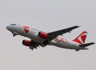 Czech Airlines (CSA) OK-IOO