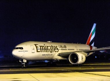 Emirates flight EK440 operated by Boeing 777-200lr landing in Adelaide