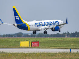 icelandair 737