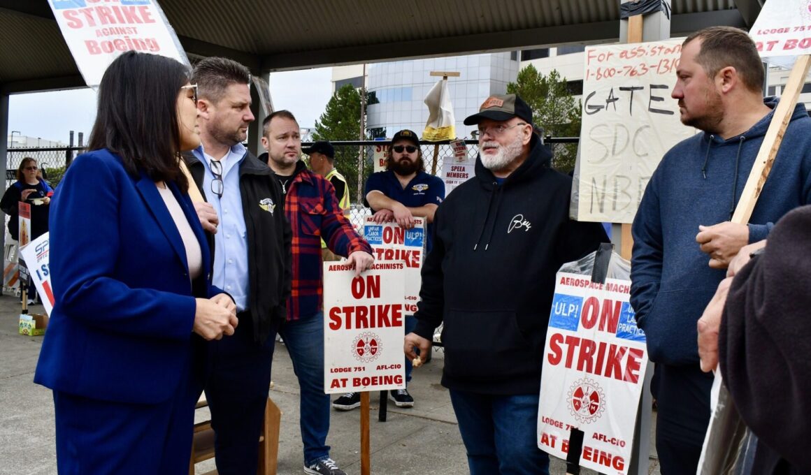 Julie Su visits machinists