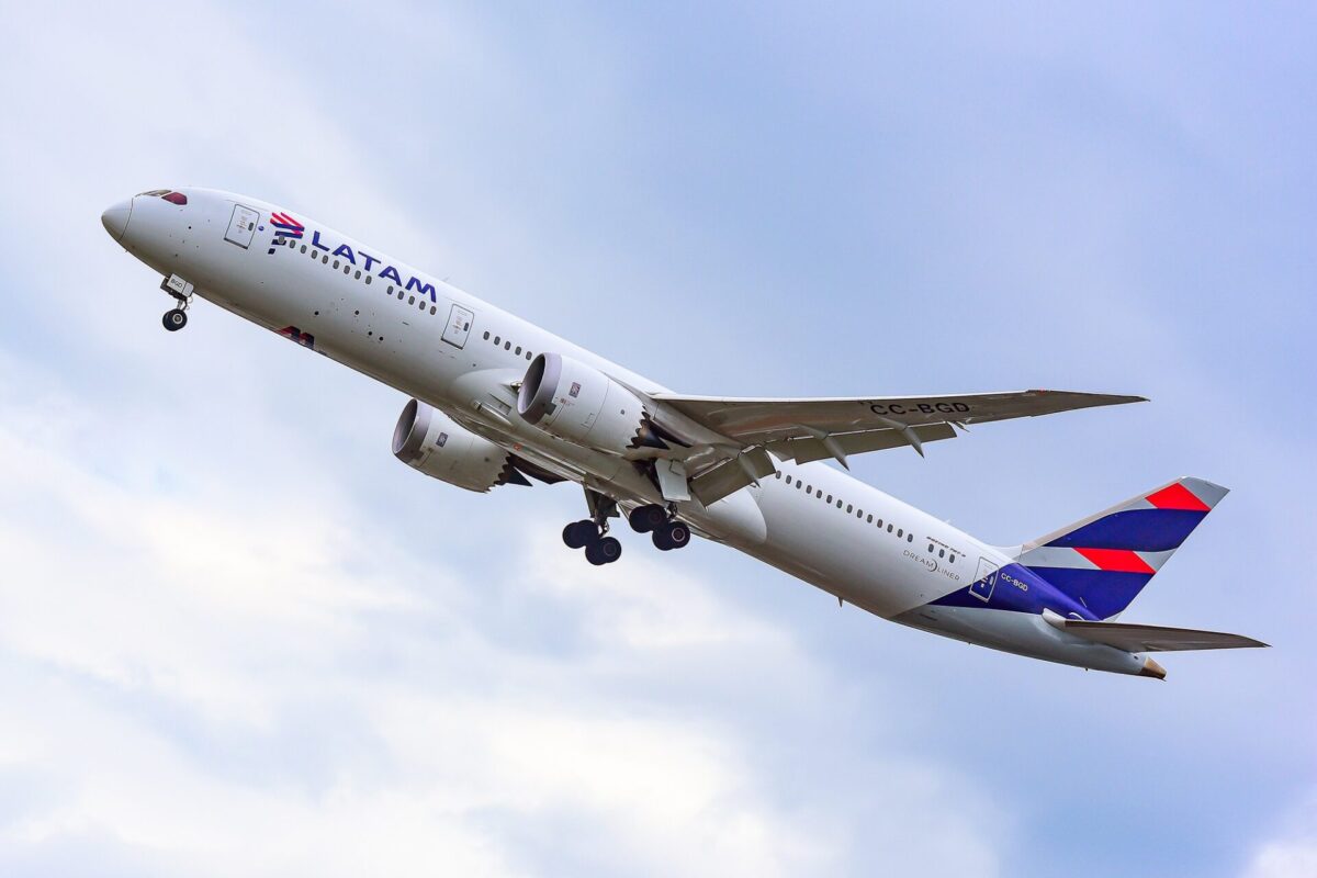 LATAM Airlines Boeing 787 9