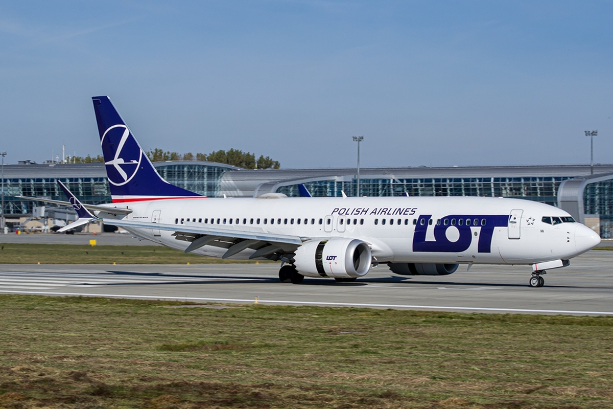 LOT 737