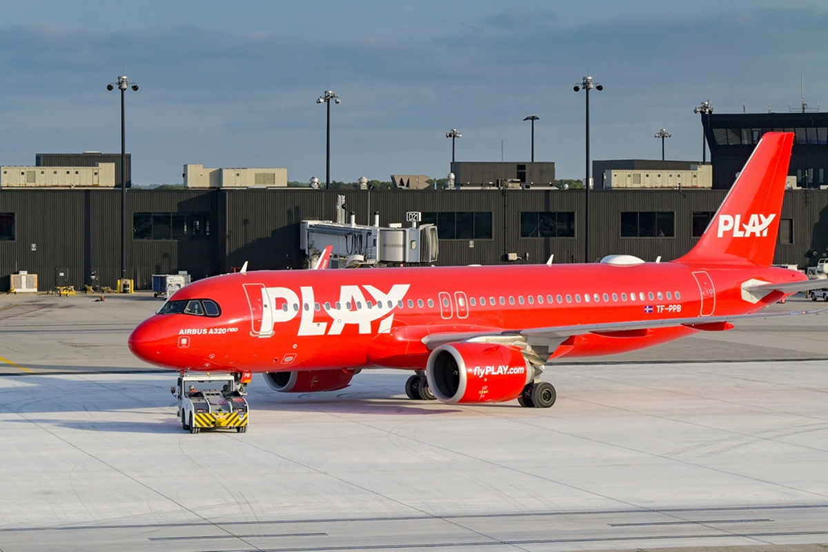 PLAY A320