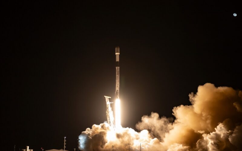 SpaceX Falcon 9 launching Eutelsat satellites