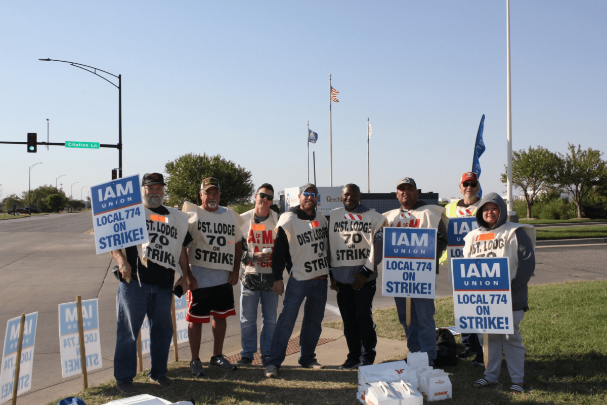 Textron Aviation striking union