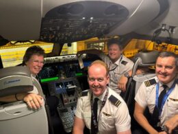 VH ZNC Qantas Dreamliner flight crew