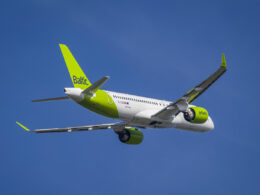 airBaltic A220