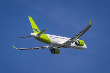 airBaltic A220