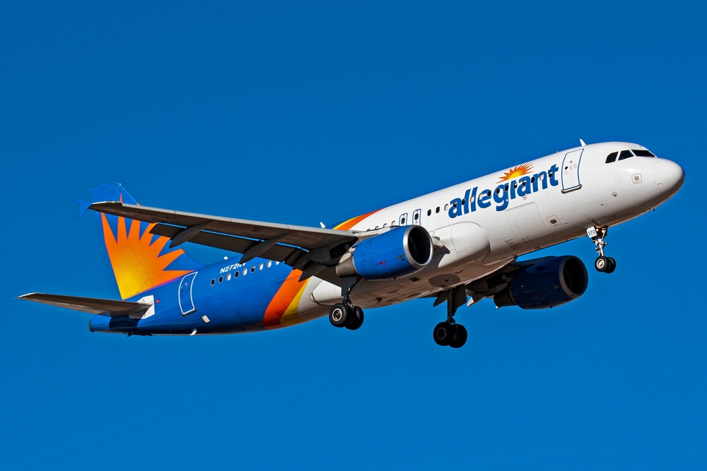 Williams,Gateway,Airport.,Mesa,,Az,11-26-2022,Allegiant,Airlines,A320,N272nv