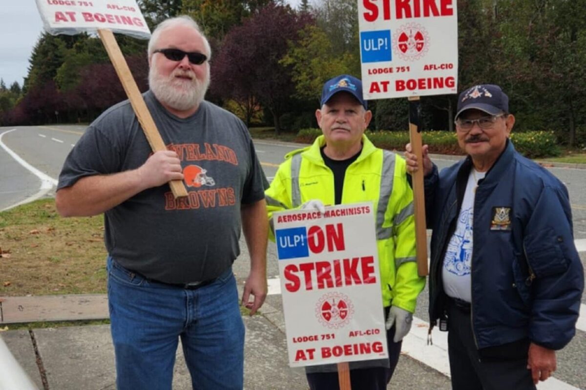 Boeing strikes IAM