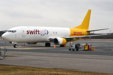 DHL 737