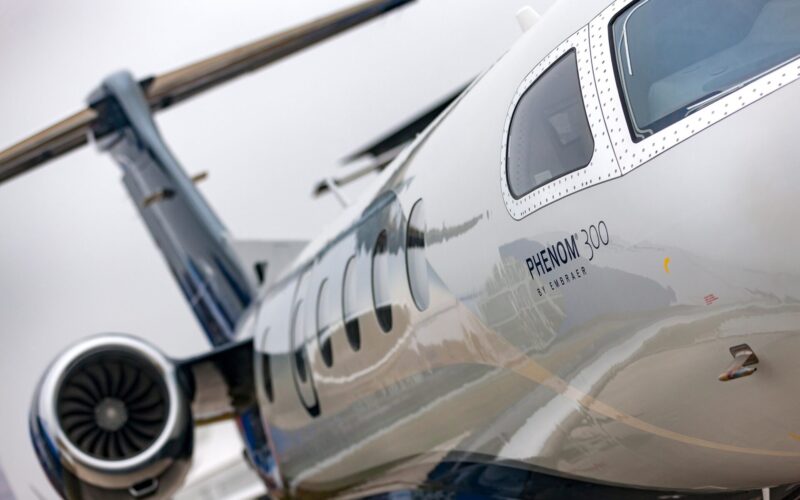 Embraer Phenom 300