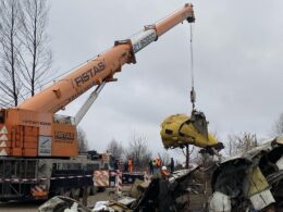 Removal of DHL aircraft wreckage