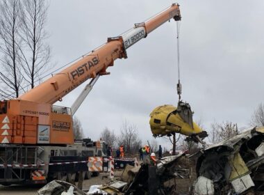 Removal of DHL aircraft wreckage