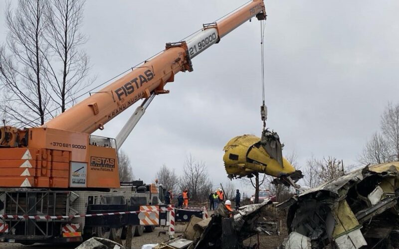 Removal of DHL aircraft wreckage