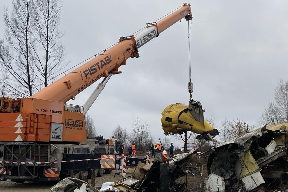 Removal of DHL aircraft wreckage