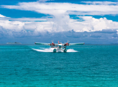 Twin Otter seaplane