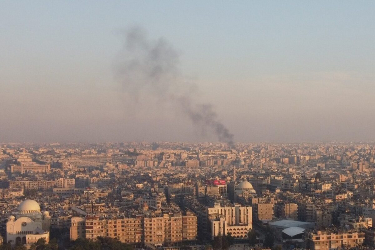 Smoke in Aleppo during fighting (1)