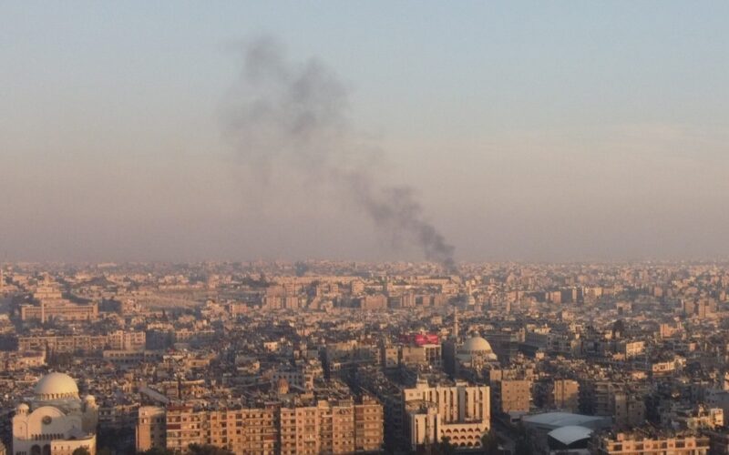 Smoke in Aleppo during fighting (1)