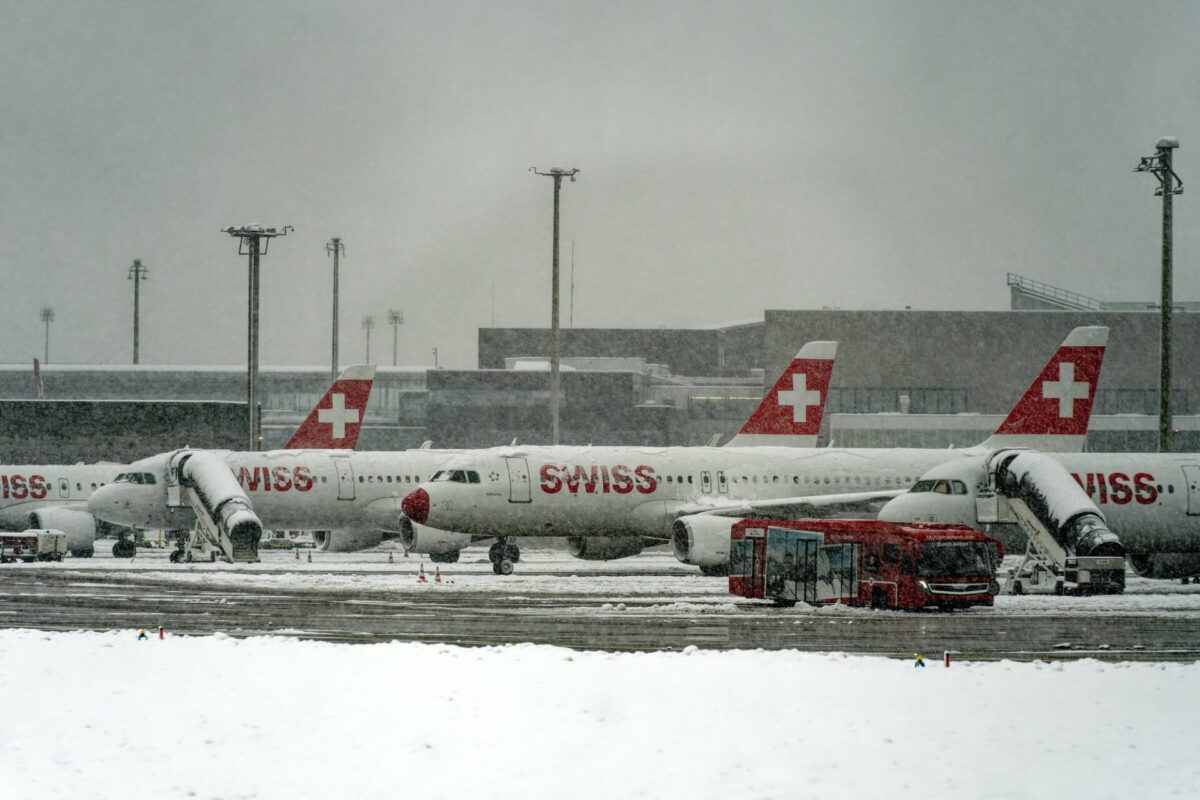 Swiss airplane Airbus A320 200 HB IJJ 2023