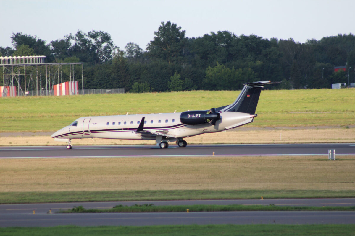 Embraer E135