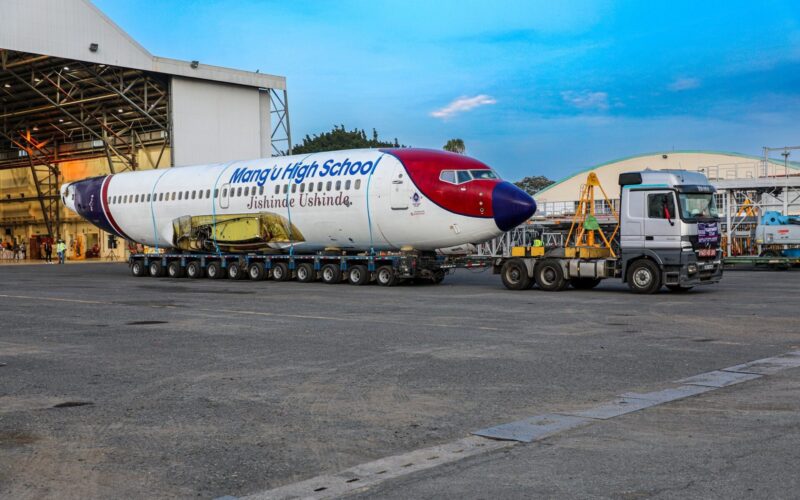 Kenya Airways Boeing 737