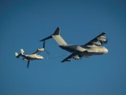 Luftwaffe A400M Atlas refuels US V-22 Osprey