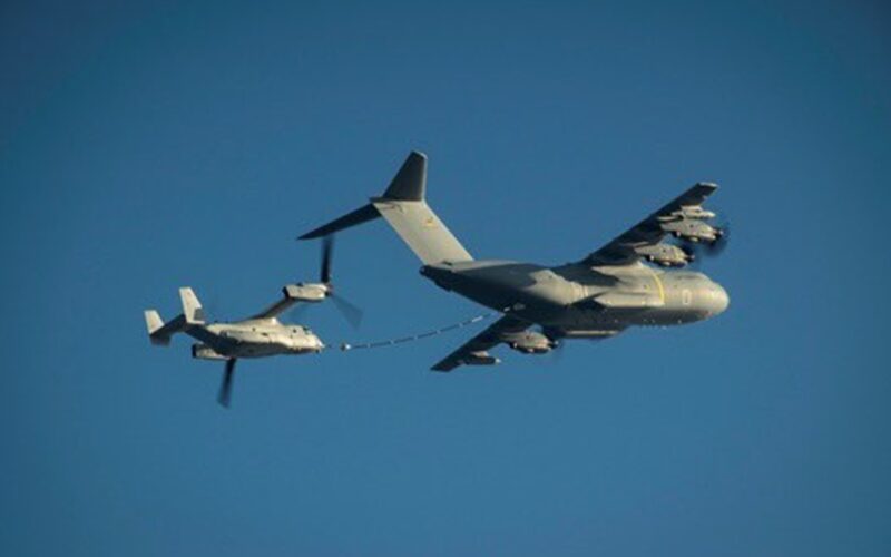 Luftwaffe A400M Atlas refuels US V-22 Osprey