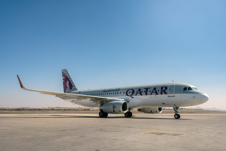 Qatar Airways Airbus A320 200