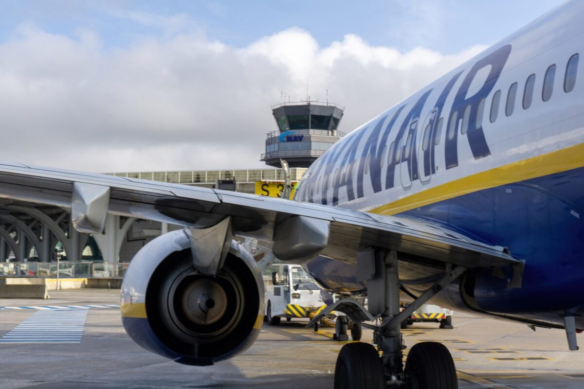 Ryanair aircraft Porto Airport