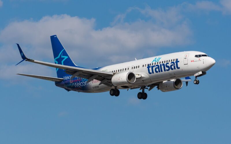 Air Transat Boeing 737-800