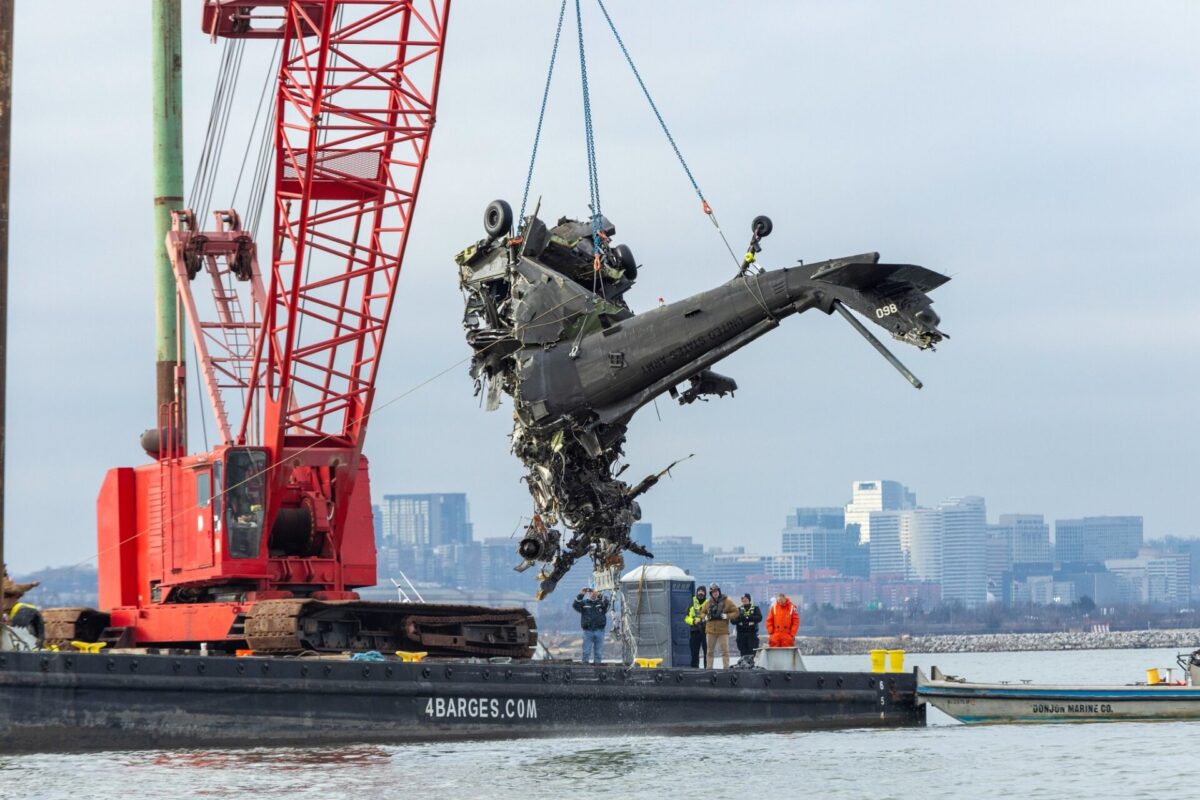 Black Hawk wreckage Washington DC