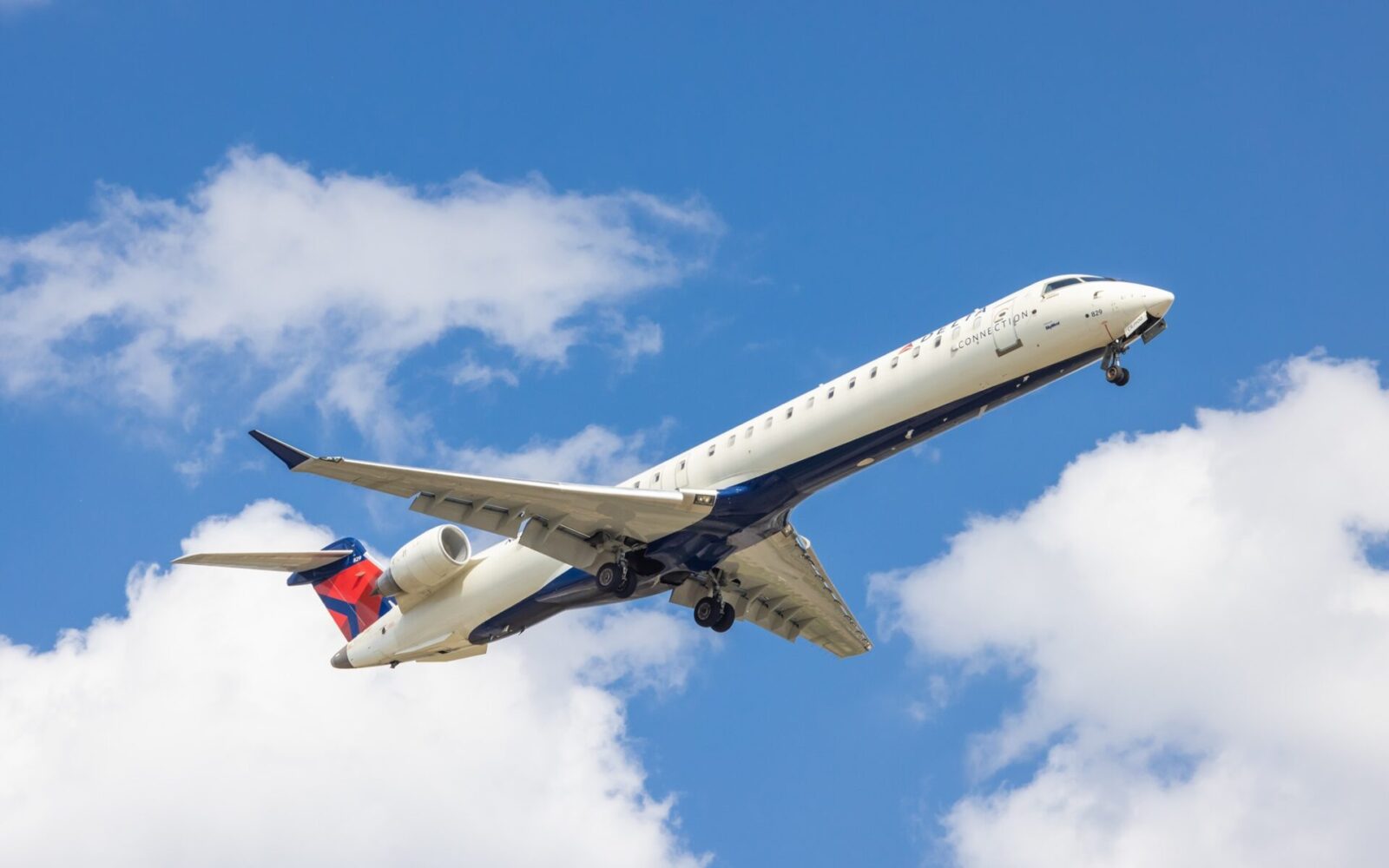 Delta Air Lines CRJ900 makes crash landing in Toronto