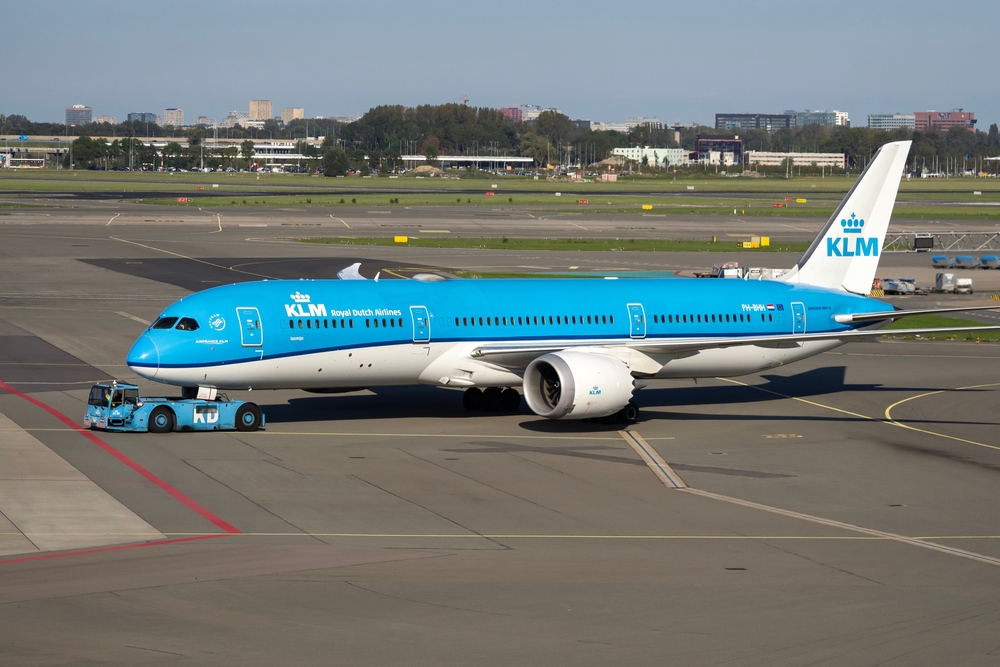 KLM 787