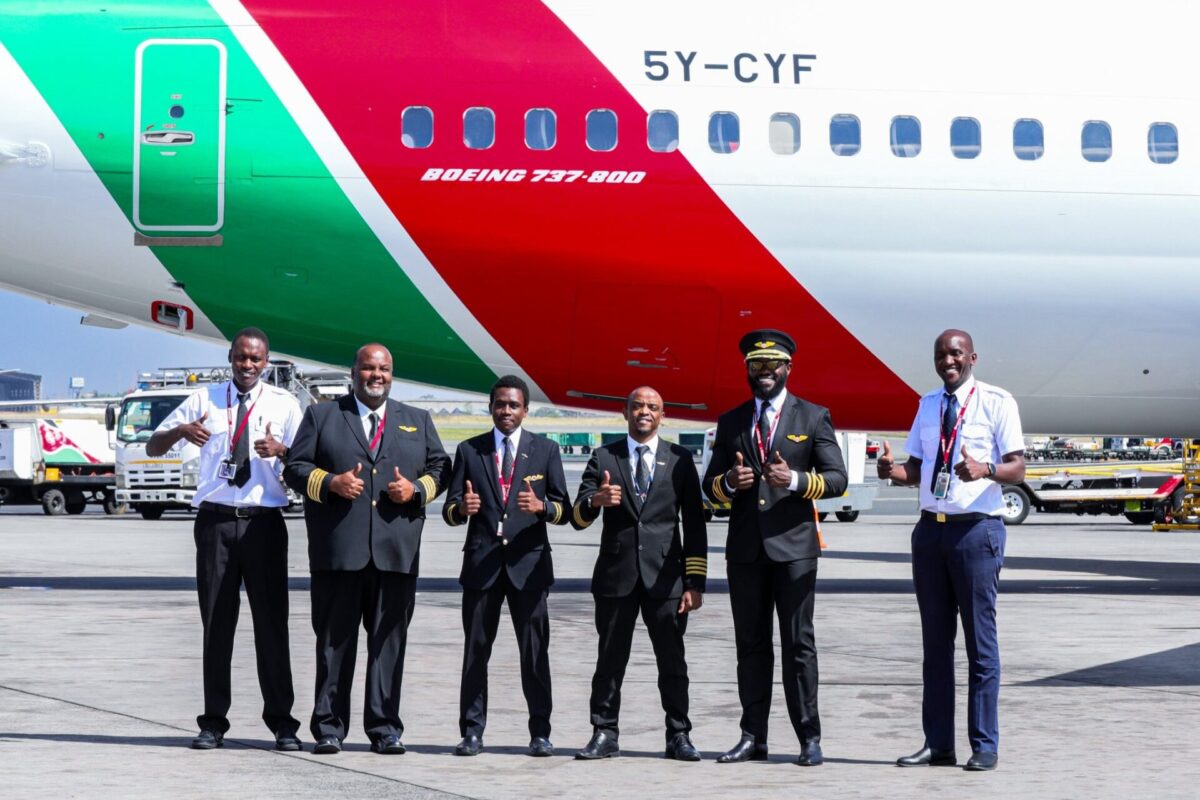 Kenya Airways Boeing 737 800 crew