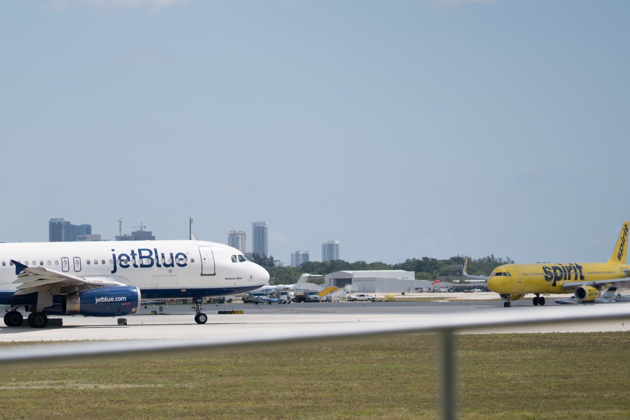 Four New US States Join DOJ Lawsuit Against JetBlue-Spirit Merger ...