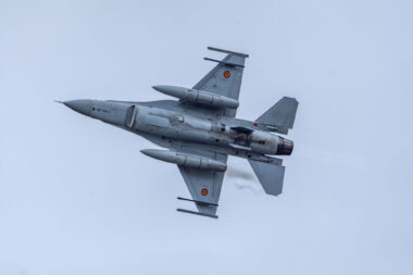 A Romanian F-16 fighter