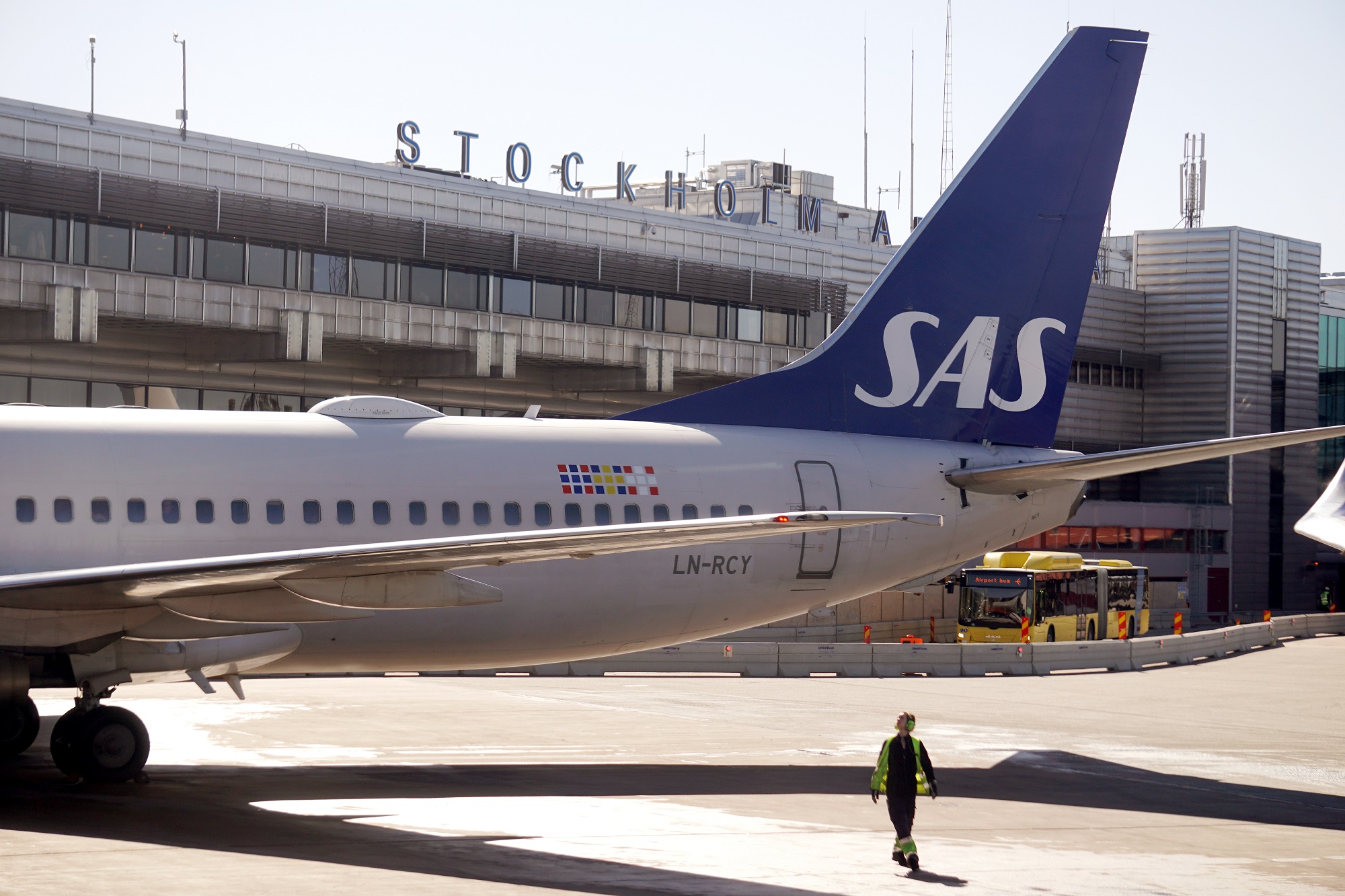 https://www.aerotime.aero/images/A-SAS-aircraft-parked-at-Stockholm-Arlanda-Airport-ARN.jpg