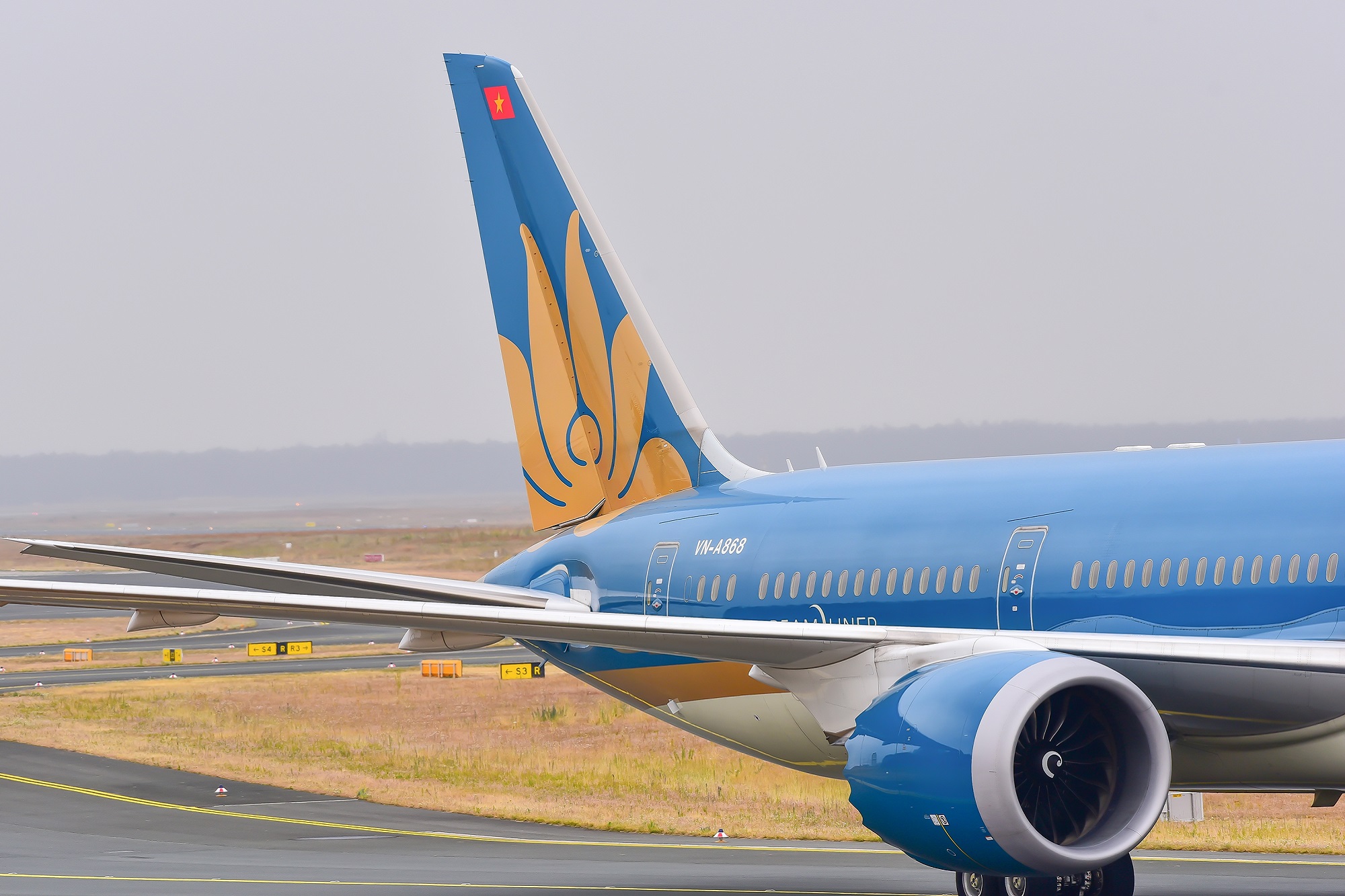 Vietnam Airlines orders 50 Boeing 737 MAX aircraft - AeroTime